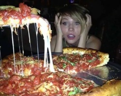 I Want Someone To Look At Me The Way This Girl Looks At Pizza